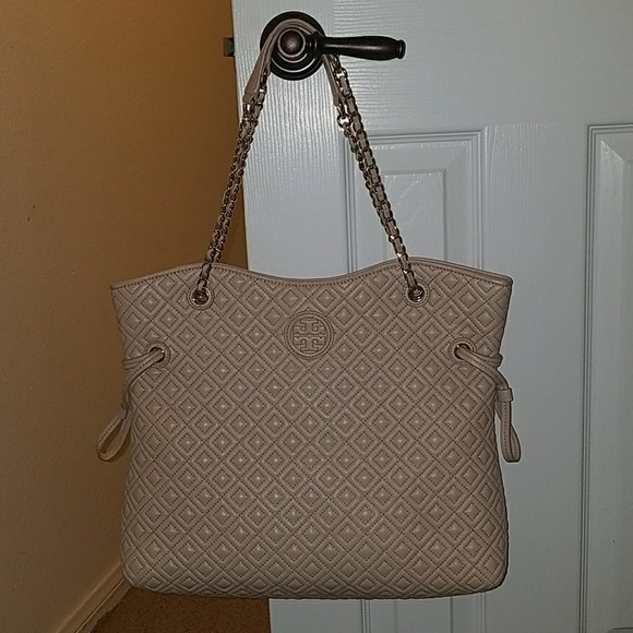 Authentic Tory Burch Marion quilted slouch tote - Picture 2 of 8